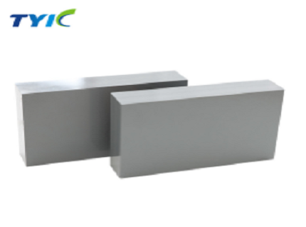 Cuáles son las diferencias entre la placa transparente de PVC y la placa PC de resistencia?
